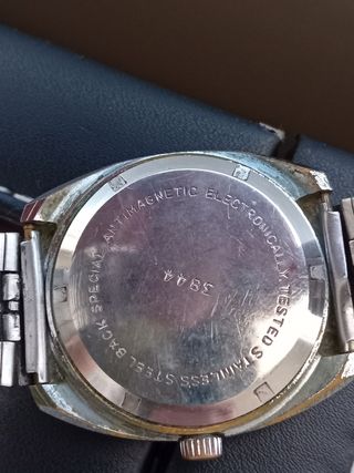 Reloj  vintage Diantus de cuerda