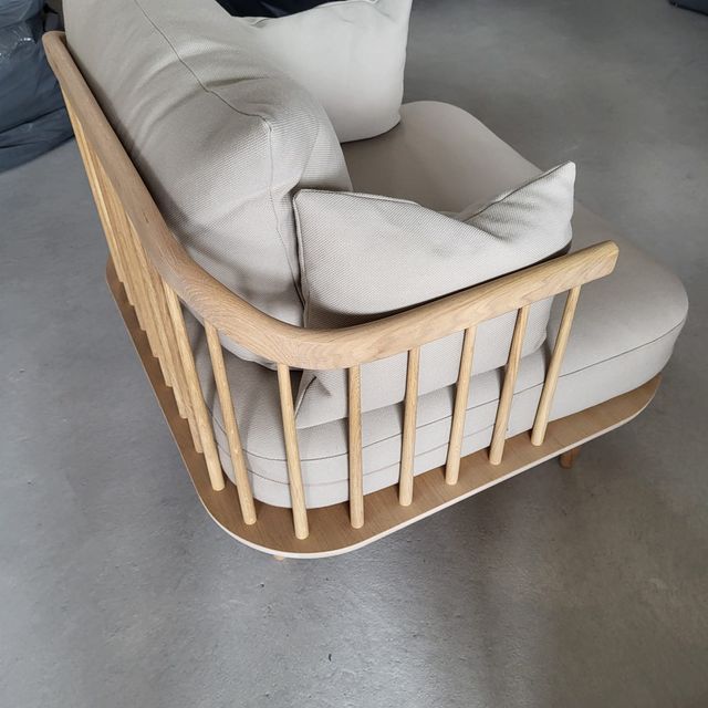 Butaca ancha serie Fly. &TRADITION.