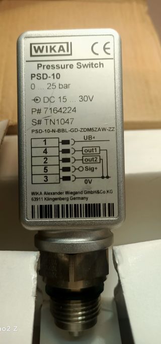 ELECTRONIC PRESSURE SWITCH with display 