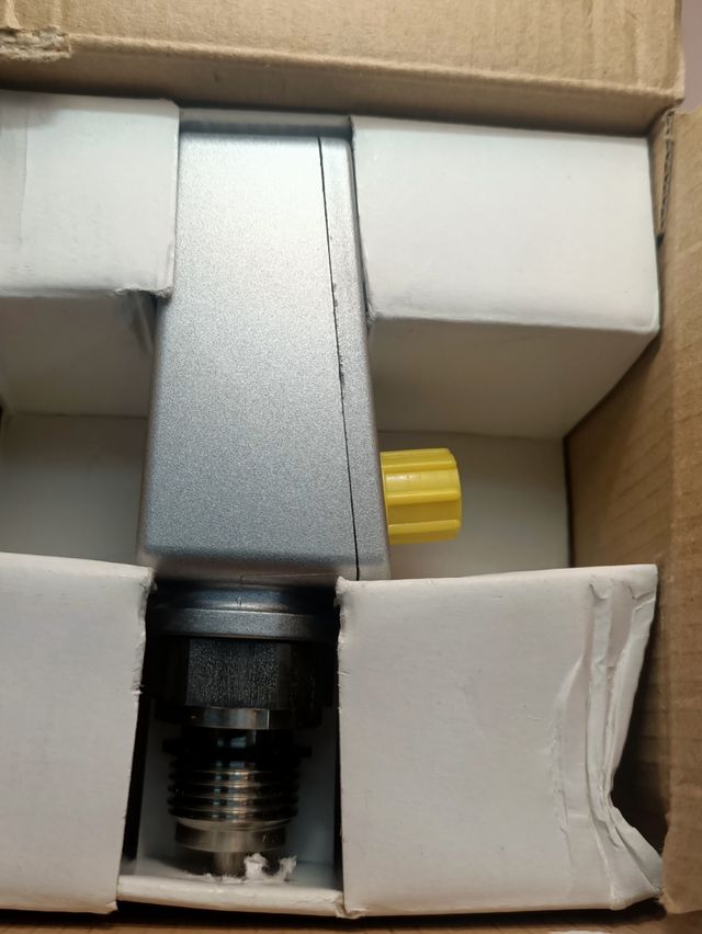 ELECTRONIC PRESSURE SWITCH with display