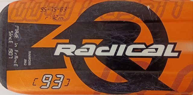 Ski de neve junior da marca Rossignol