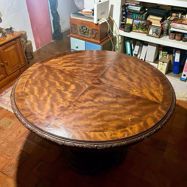 Mesa Redonda Antigua