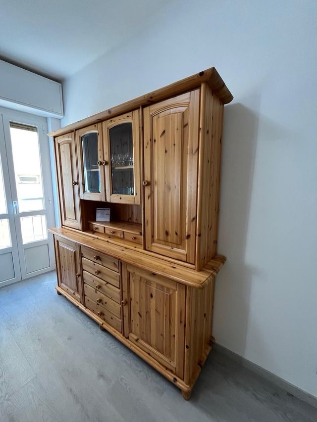 Mobile in legno massello