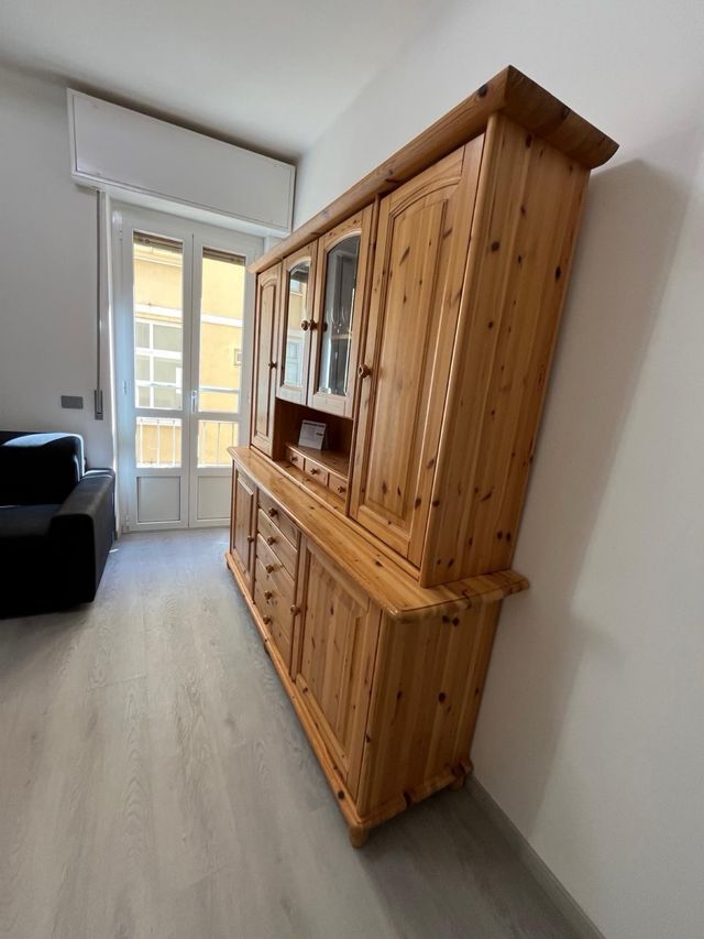 Mobile in legno massello