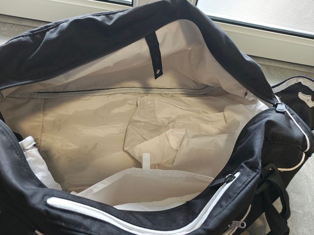 Bolsa deportiva negra – amplia y resistente