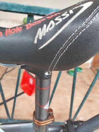 Sillín y tija de bicicletas