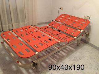 Cama articulada con motor electrico.