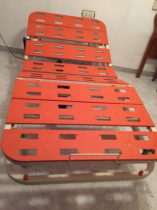 Cama articulada con motor electrico.