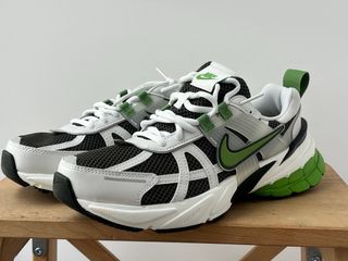 Zapatillas Nike v2k Run