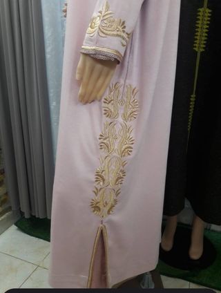 Jilaba m3a 9mis o  hzam
