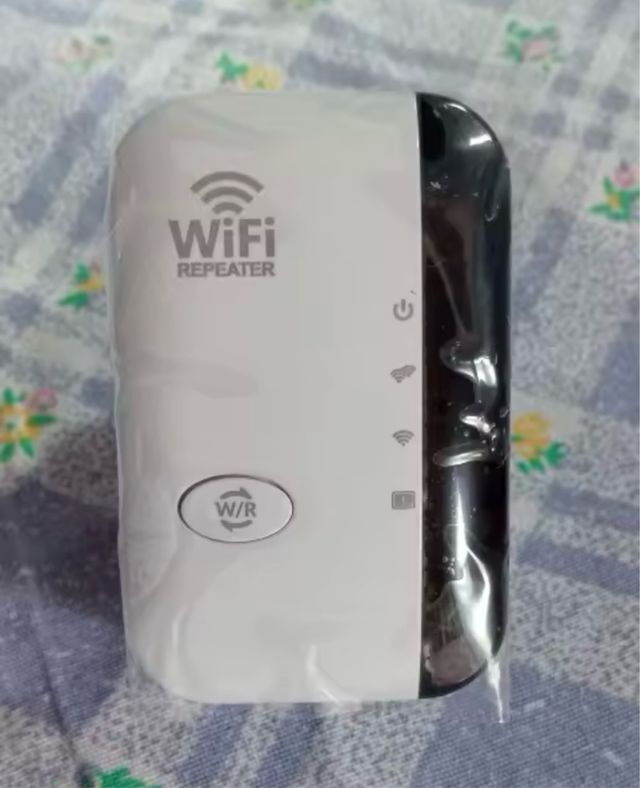 Ripetitore Wi-Fi wireless. Nuovo.