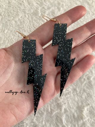 Pendientes de rayo negro con brillos rock