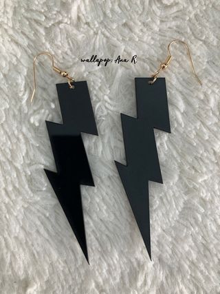 Pendientes de rayo negro con brillos rock