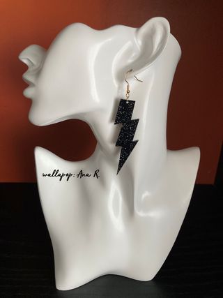 Pendientes de rayo negro con brillos rock