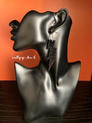 Pendientes de rayo negro con brillos rock