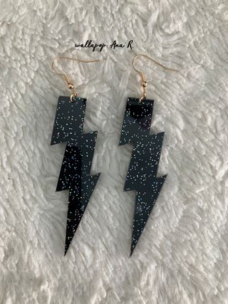 Pendientes de rayo negro con brillos rock
