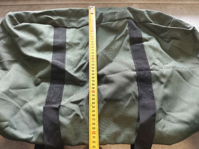 Bolsa deportiva verde en buen estado 