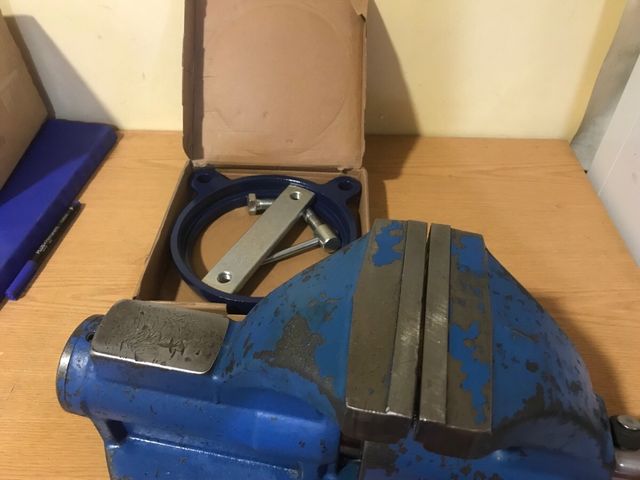 Irimo Tornillo banco y base giratoria nueva