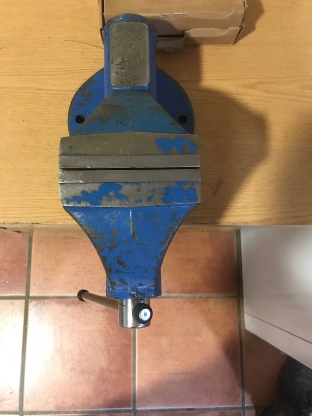 Irimo Tornillo banco y base giratoria nueva