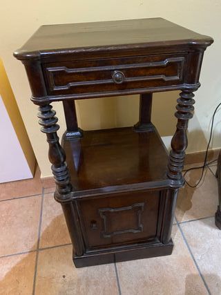 comodino vintage in legno