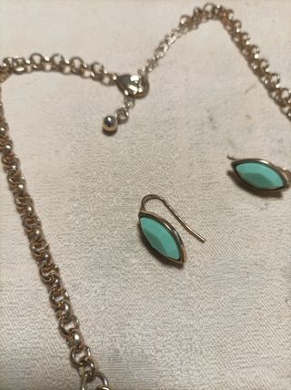 Gargantilla y pendientes