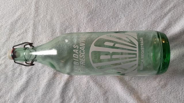 Botella de gaseosa Pibal, 1 litro