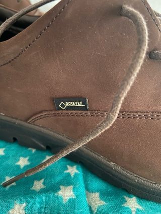 Zapatos de hombre con cordones y goretex
