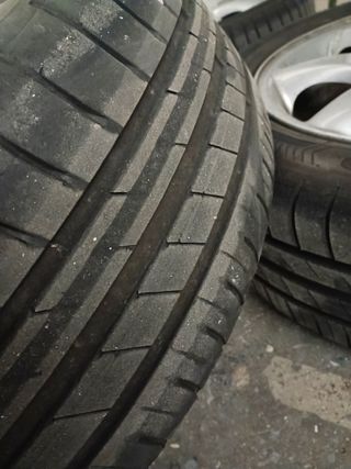 Llantas 16" con neumáticos 