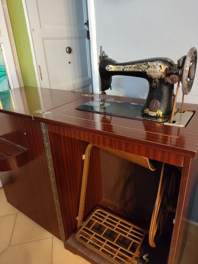 Maquina de coser Singer