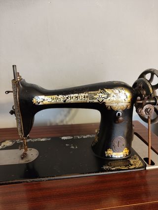 Maquina de coser Singer