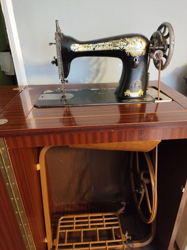 Maquina de coser Singer
