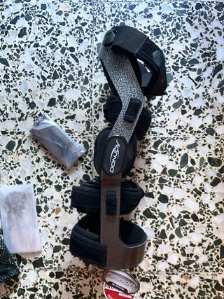 Rodillera Donjoy Armor nueva a estrenar M Derecha