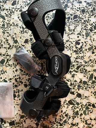 Rodillera Donjoy Armor nueva a estrenar M Derecha