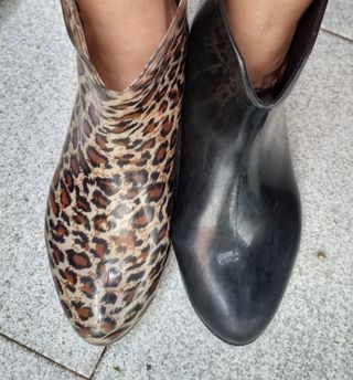 Botines de agua talla 36. Pies estrechos.