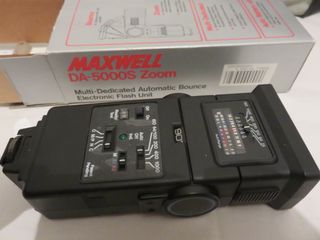 Cámara de Fotos Canon EOS 1000F