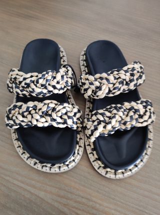 Sandalias Zara de rafia, número 35