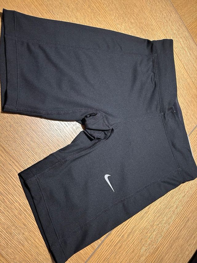 Pantalón Nike Essential XS
