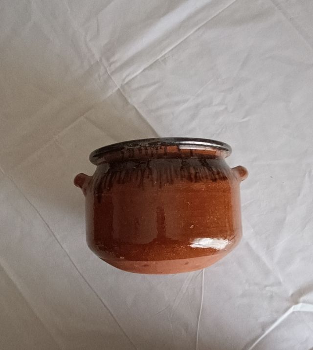 Olla de barro antigua