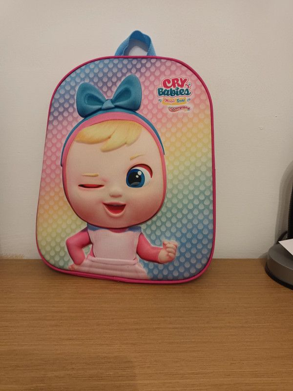 Mochila infantil Bebe llorones Cry Babies Nueva