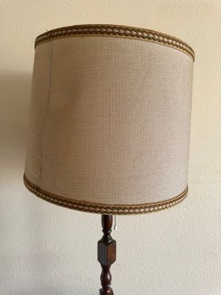 Lampara antigua de madera