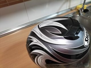 Casco de moto shoei y el negro de regalo

