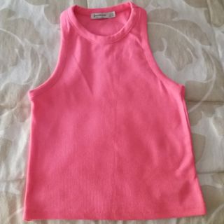 Camiseta chica Stradivarius.