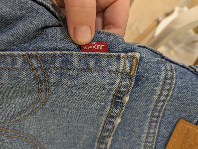 Vaqueros Levis ribcage straight talla 25