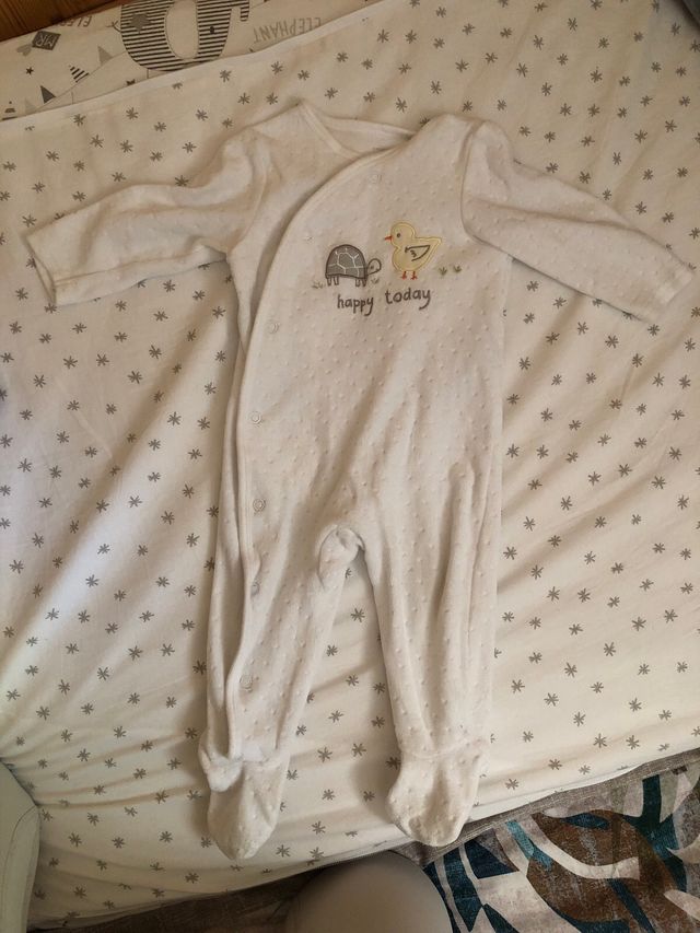 11 Pijamas 3 a 6 MESES + 1 REGALO