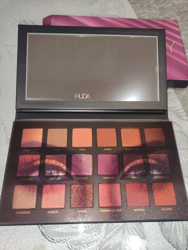 Huda Beauty Desert Dusk Palette