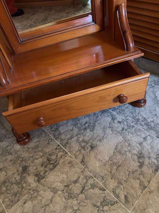 Mueble de espejo dormitorio provenzal con espejo