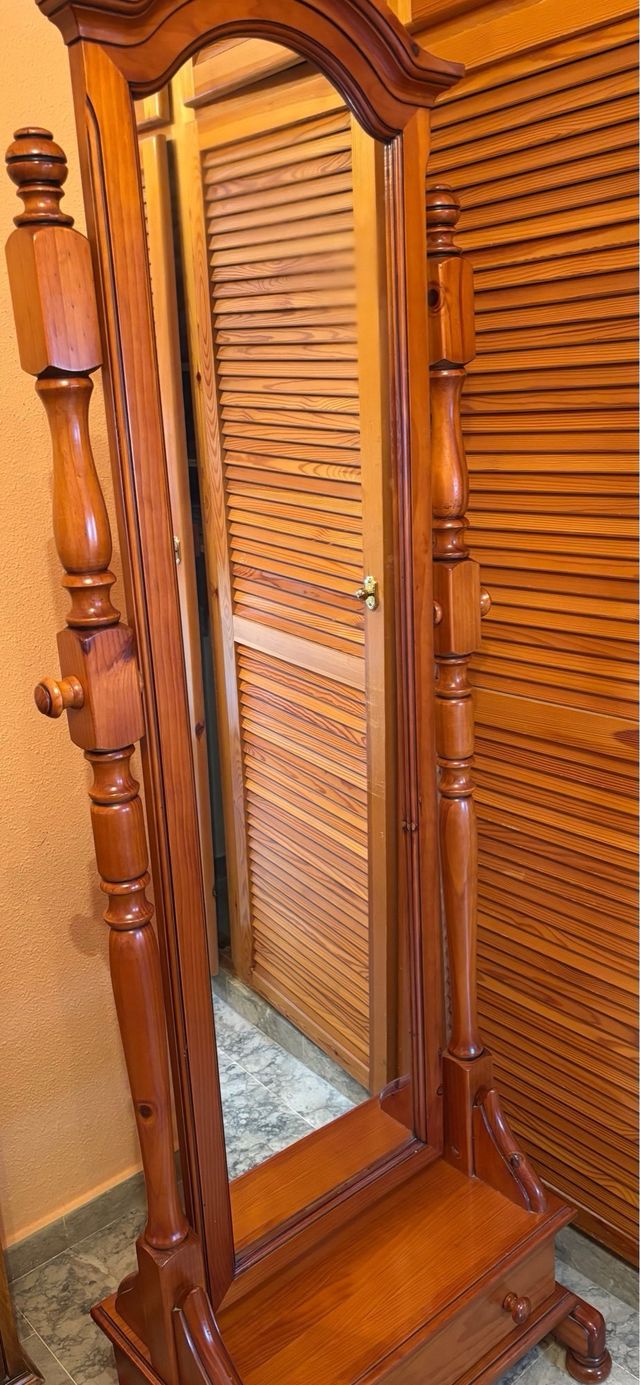 Mueble de espejo dormitorio provenzal con espejo