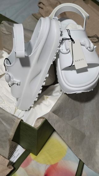 Sandalias Gucci  talla 40