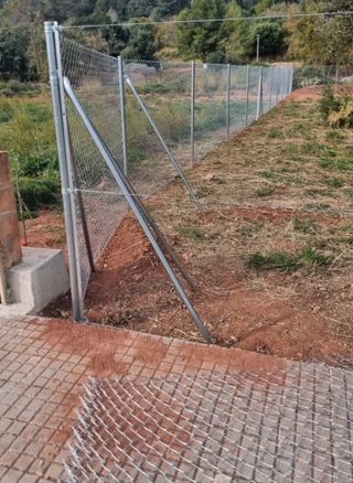 Vallados,vallas,vallar,Cerramiento metalico