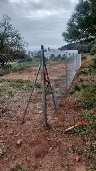 Vallados,vallas,vallar,Cerramiento metalico